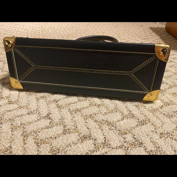 Louis Vuitton Suhali Le Fabuleux in black - Picture 3 of 11